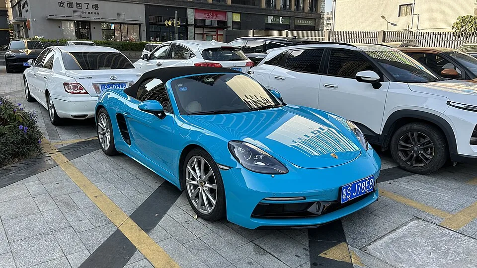 포르쉐 718 승용차