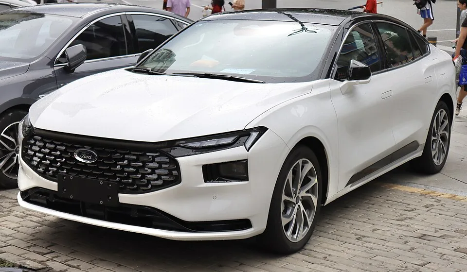 포드 Mondeo 승용차