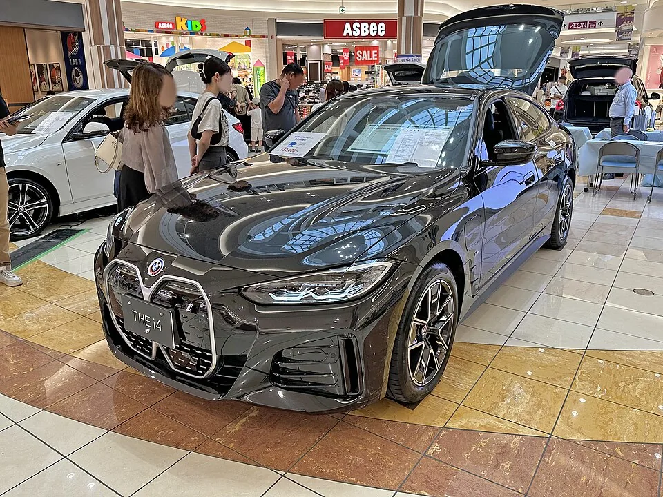BMW i4 승용차