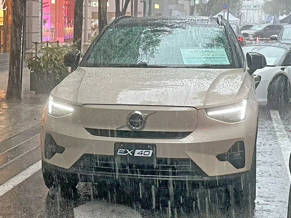 볼보 EX40 승용차