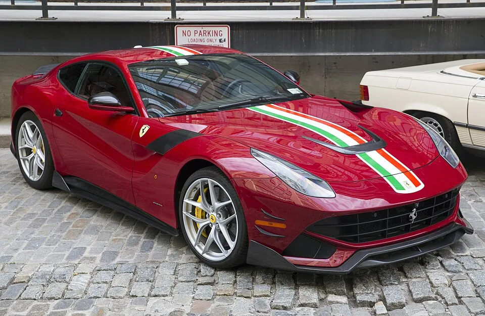 페라리 F12 승용차