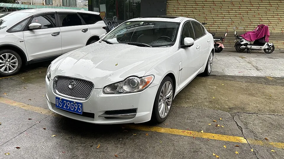 재규어 XF 승용차