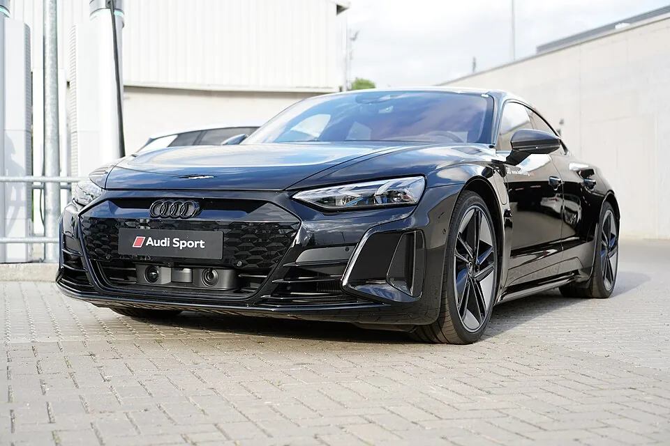 아우디 RS e-tron GT 승용차