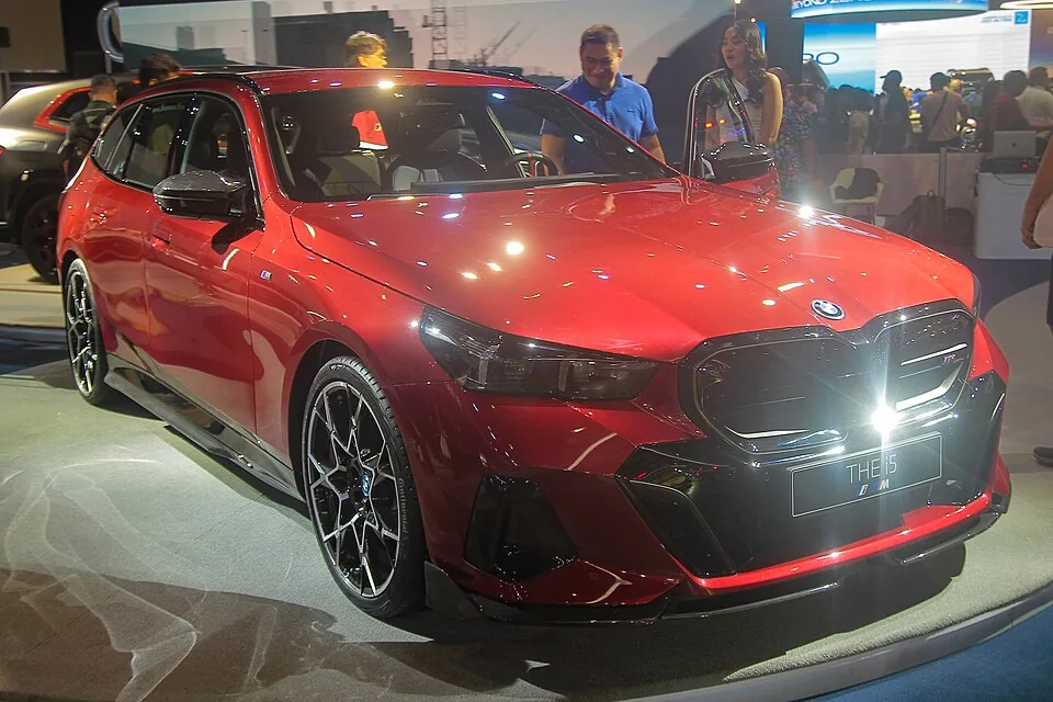 BMW i5 승용차