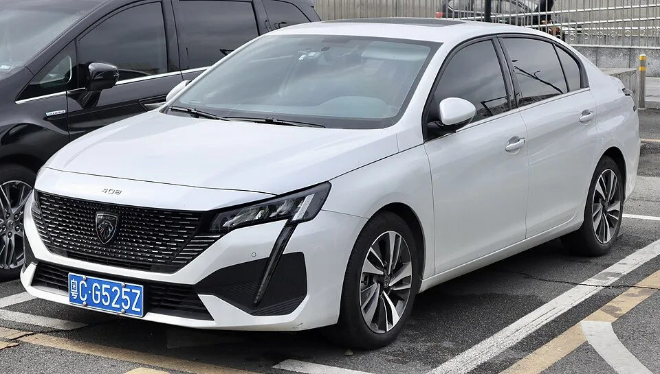 푸조 408 승용차