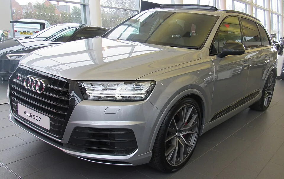아우디 SQ7 승용차