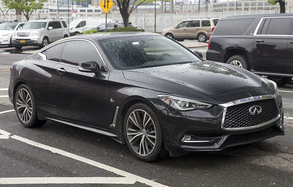 인피니티 Q60 승용차